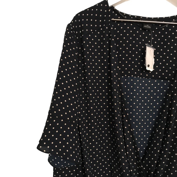 NWT Sanctuary flutter sleeve dot print blouse 2X - Picture 3 of 6